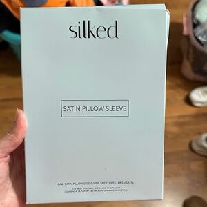 Silked Satin Pillow Sleeve - White